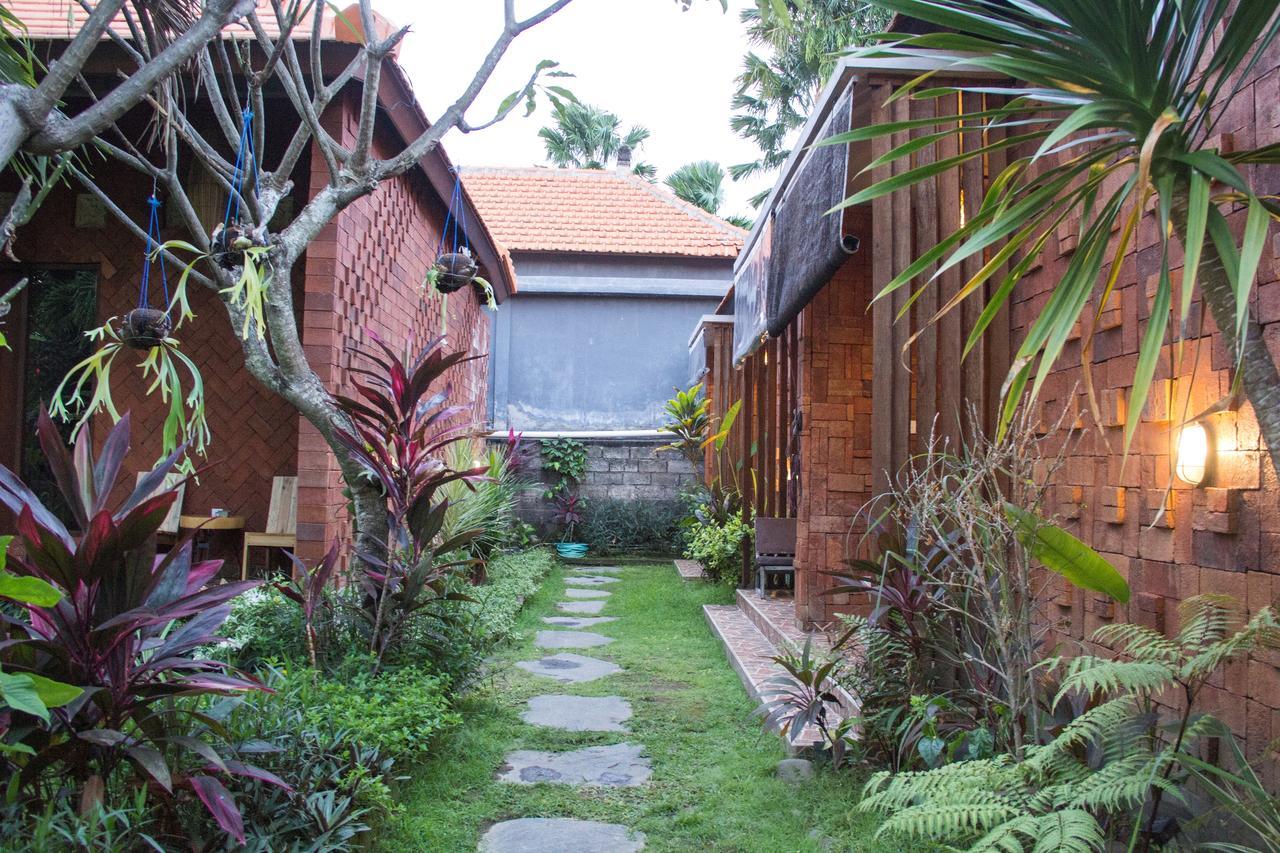 Louto Dmell Guesthouse Sanur Exterior foto